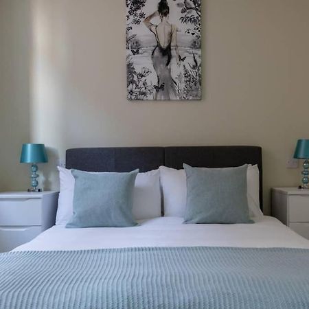 Hereford City Centre - Apartment 4, Isabella House - Modern Apartment In The Heart Of The City - Sleeps 4 Guests - Hosted By Rentmyhouse هيريفورد المظهر الخارجي الصورة