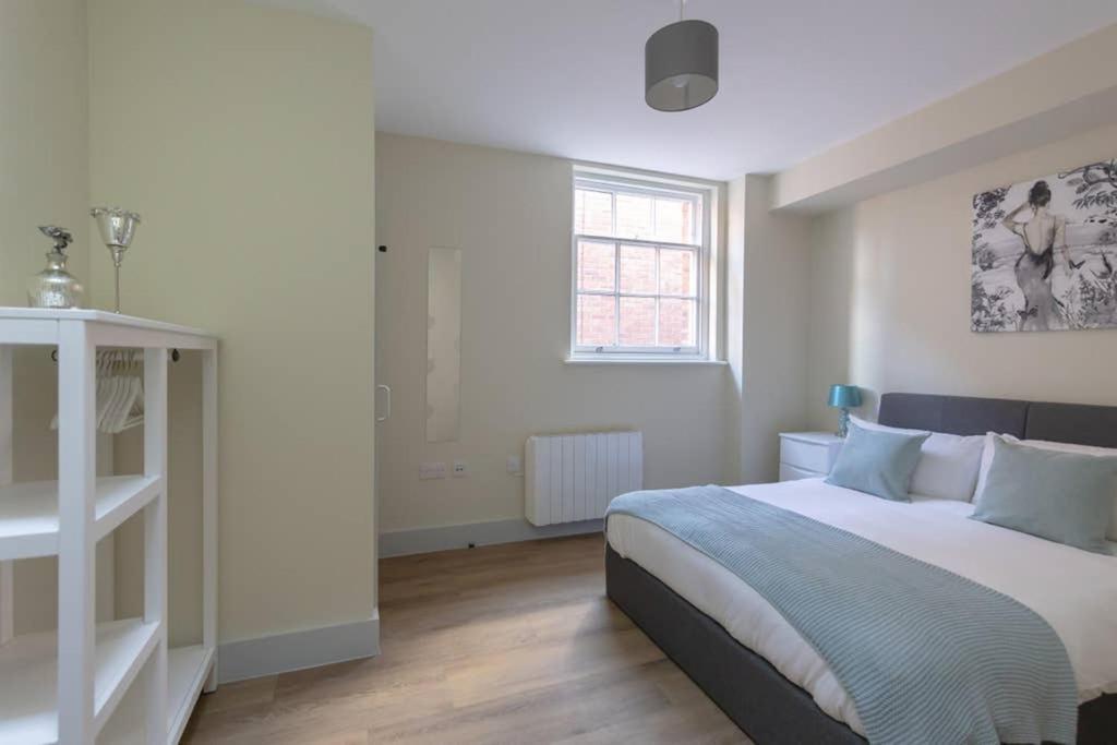 Hereford City Centre - Apartment 4, Isabella House - Modern Apartment In The Heart Of The City - Sleeps 4 Guests - Hosted By Rentmyhouse هيريفورد المظهر الخارجي الصورة