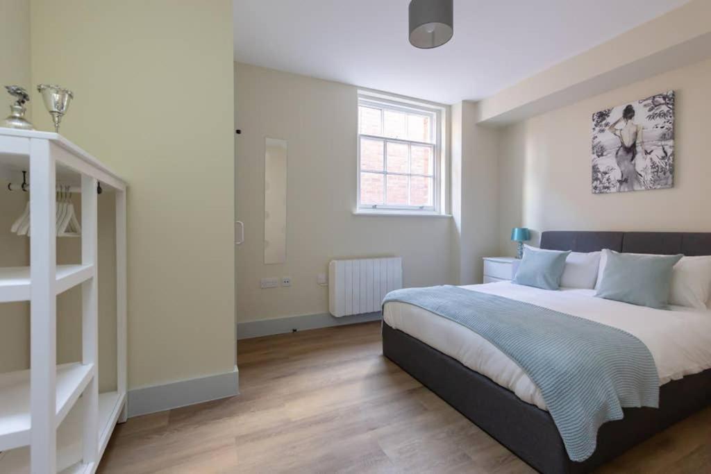 Hereford City Centre - Apartment 4, Isabella House - Modern Apartment In The Heart Of The City - Sleeps 4 Guests - Hosted By Rentmyhouse هيريفورد المظهر الخارجي الصورة